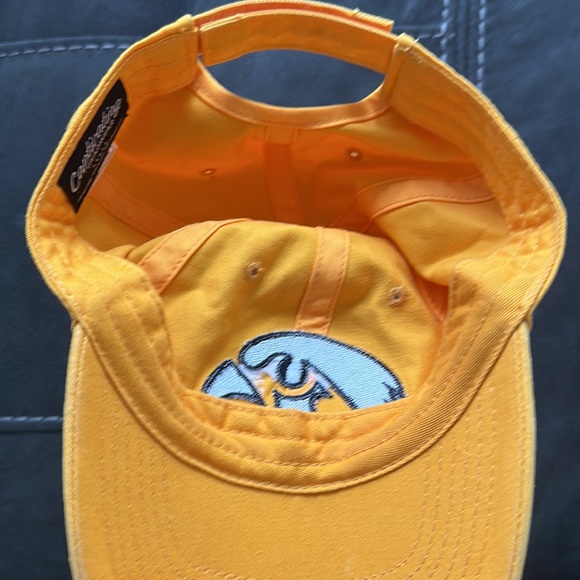 Iowa Hawkeyes hat - Picture 3 of 3